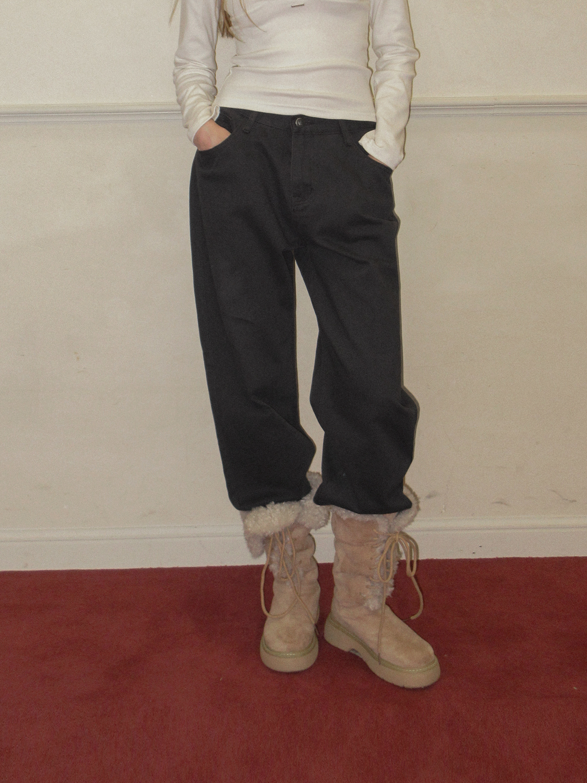 TWEE Pellit basic semi-wide long pants - Model styling view