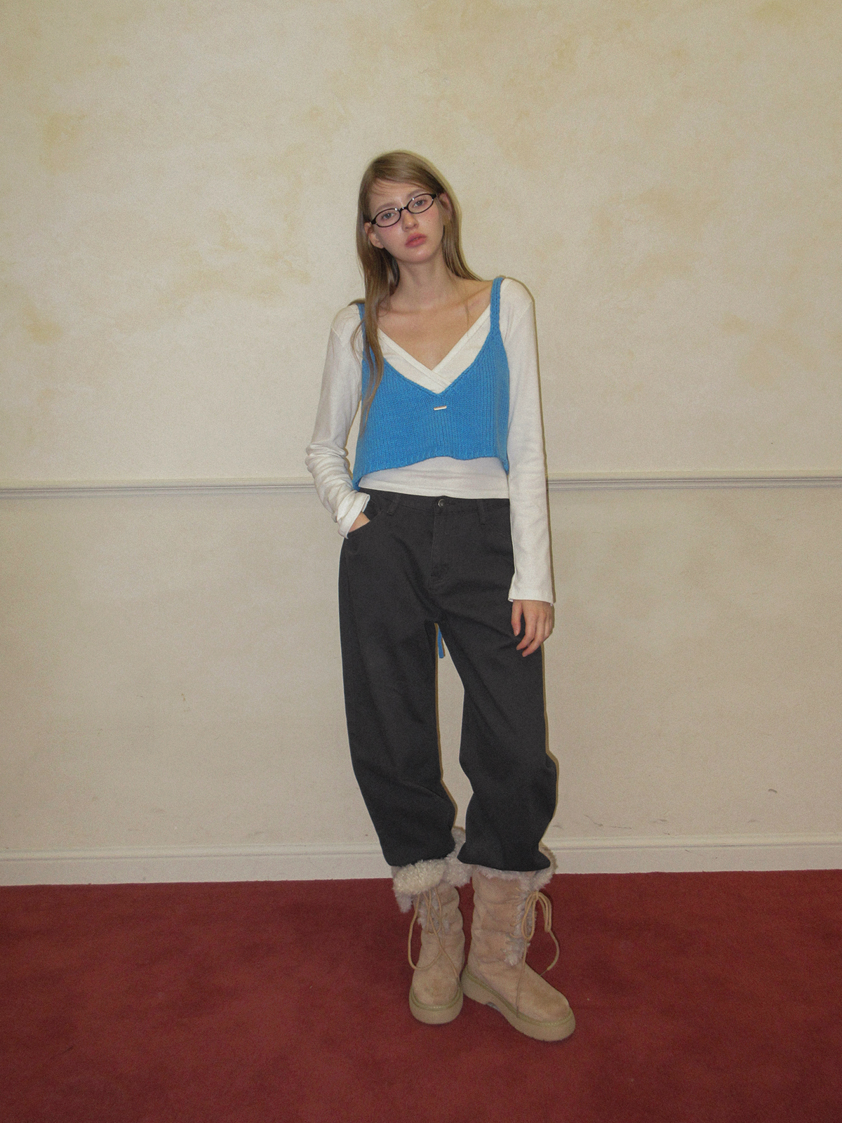TWEE Pellit basic semi-wide long pants - Model styling view