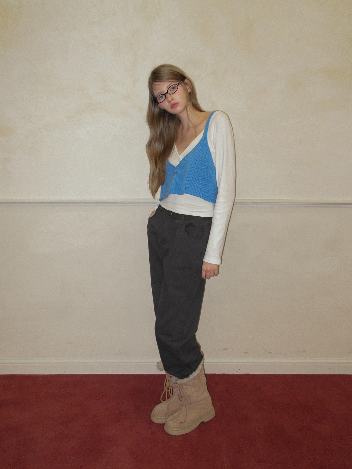 TWEE Pellit basic semi-wide long pants - Model styling view