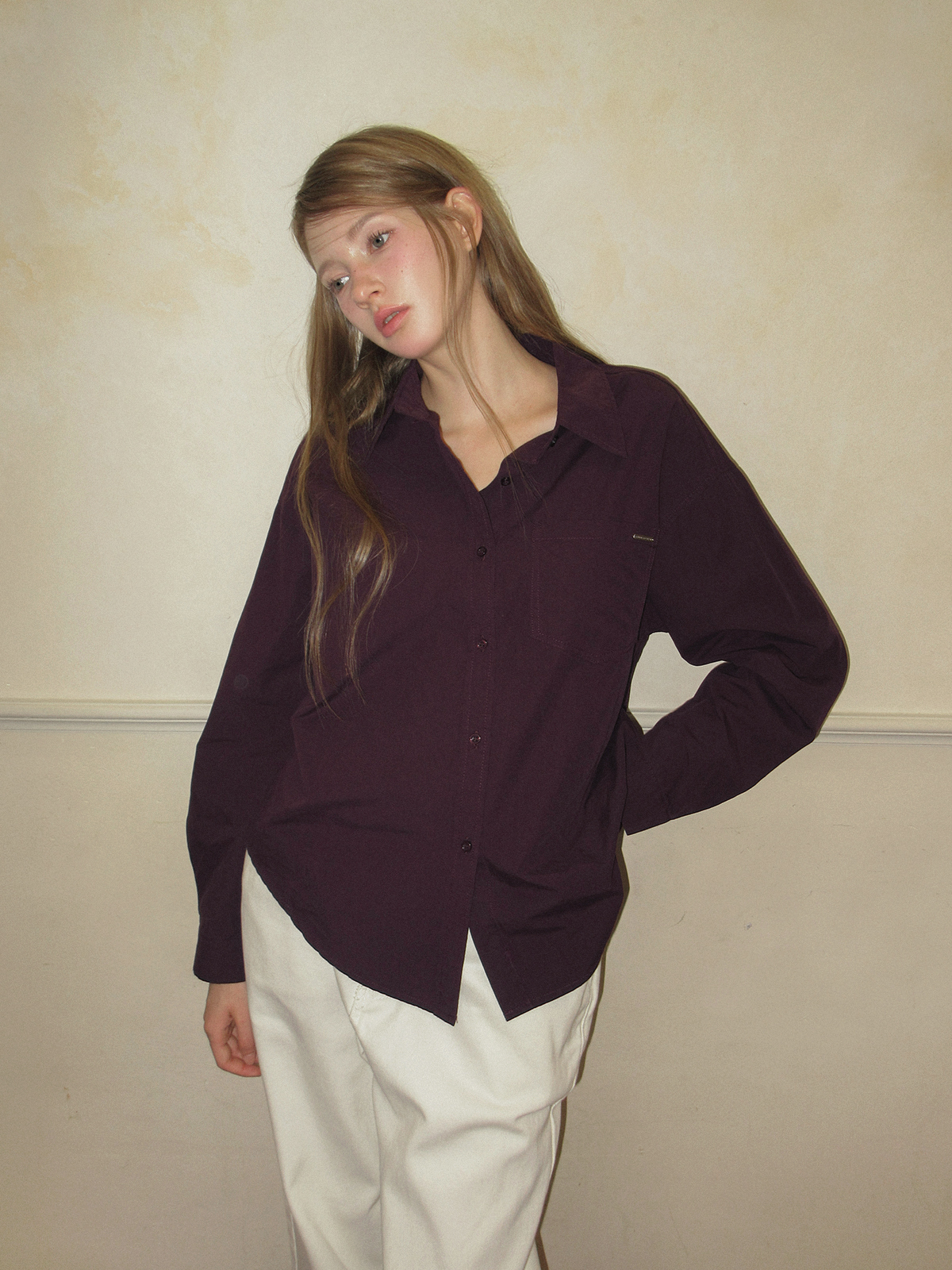 TWEE Pellit basic semi-wide long pants - Model styling view