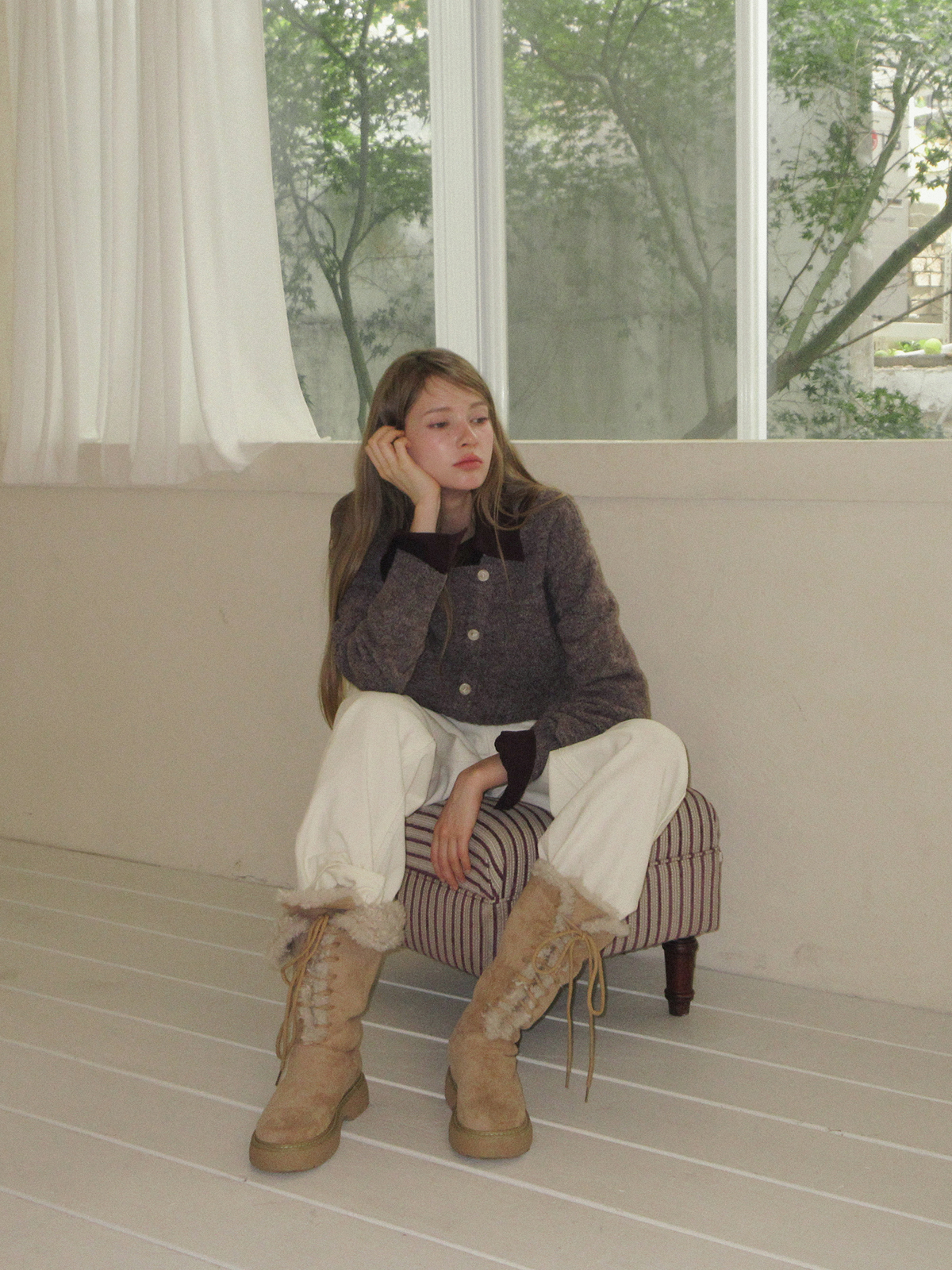 TWEE Pellit basic semi-wide long pants - Model styling view