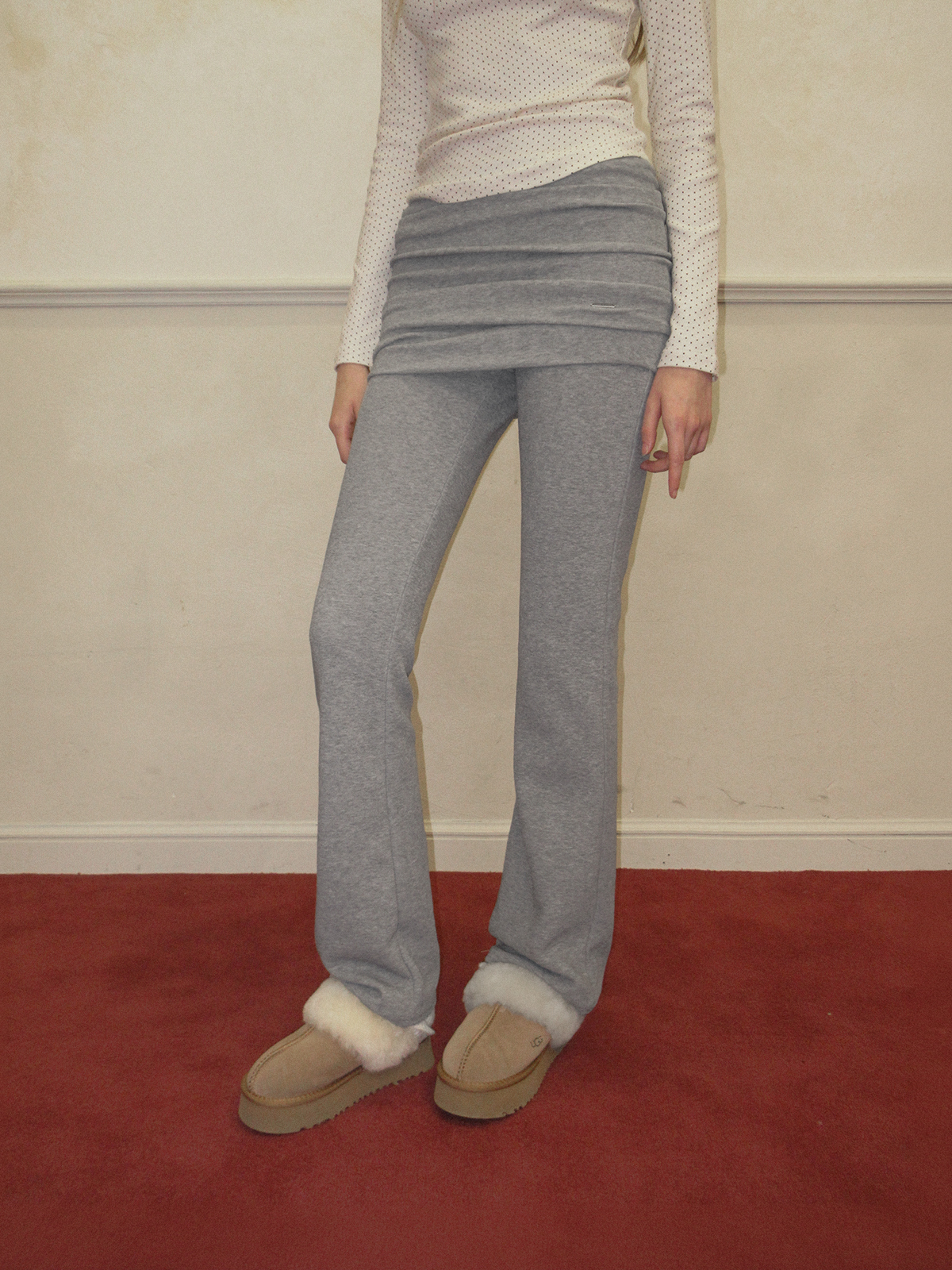 TWEE Puen folding ribbed long pants - Model styling view