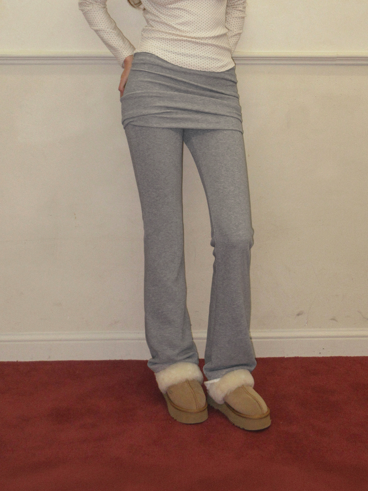 TWEE Puen folding ribbed long pants - Model styling view