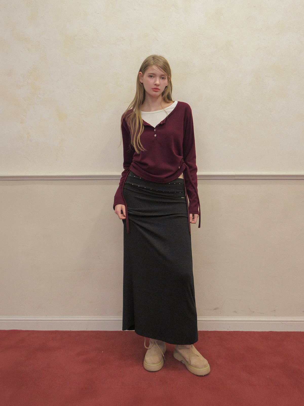 TWEE Epu layered shirring fleece long sleeve T-shirt - Model styling view