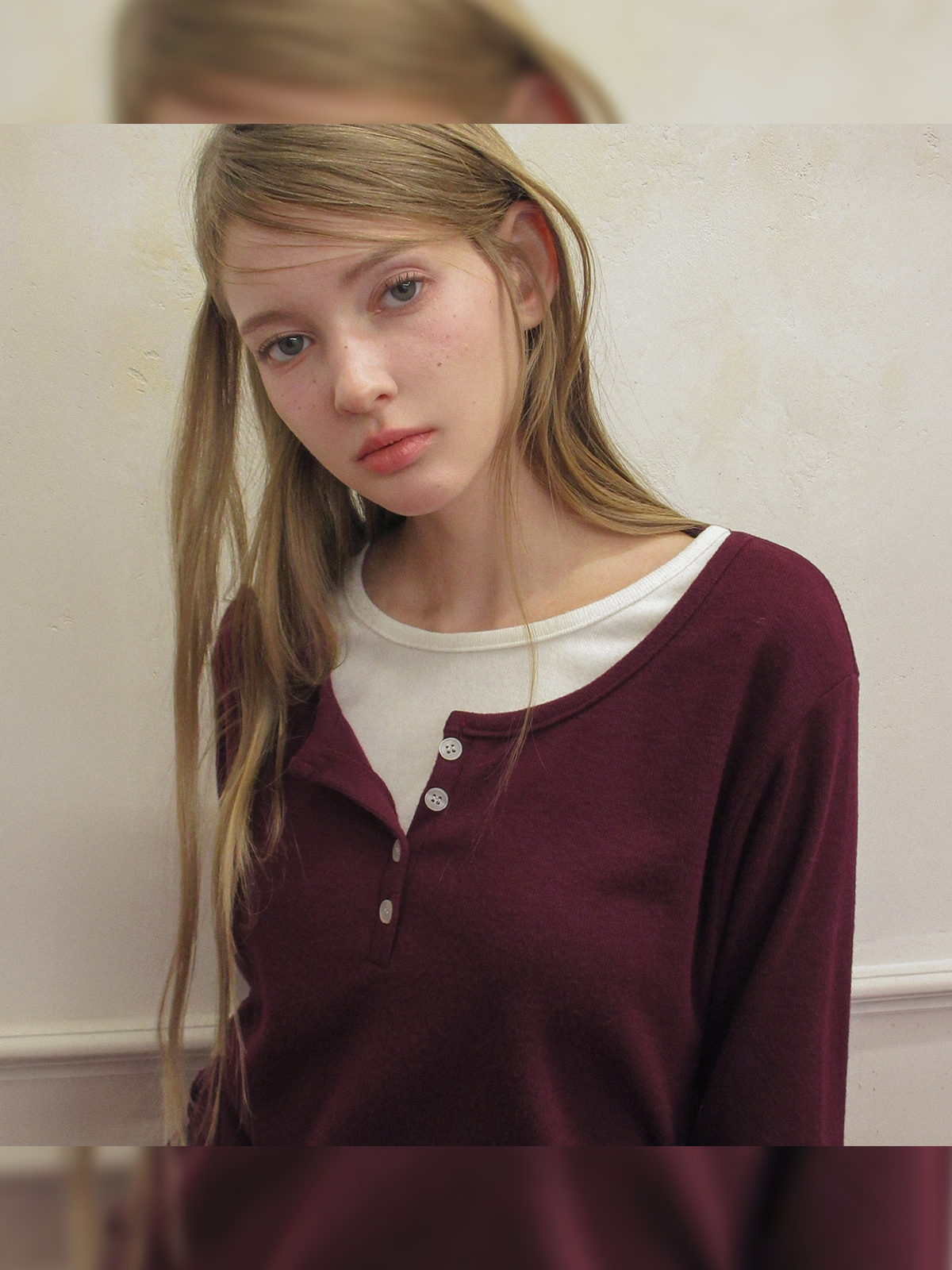 TWEE Epu layered shirring fleece long sleeve T-shirt - Model styling view