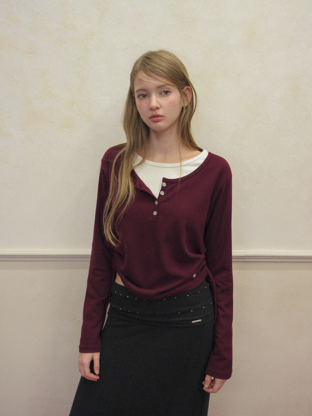 TWEE Epu layered shirring fleece long sleeve T-shirt - Model styling view