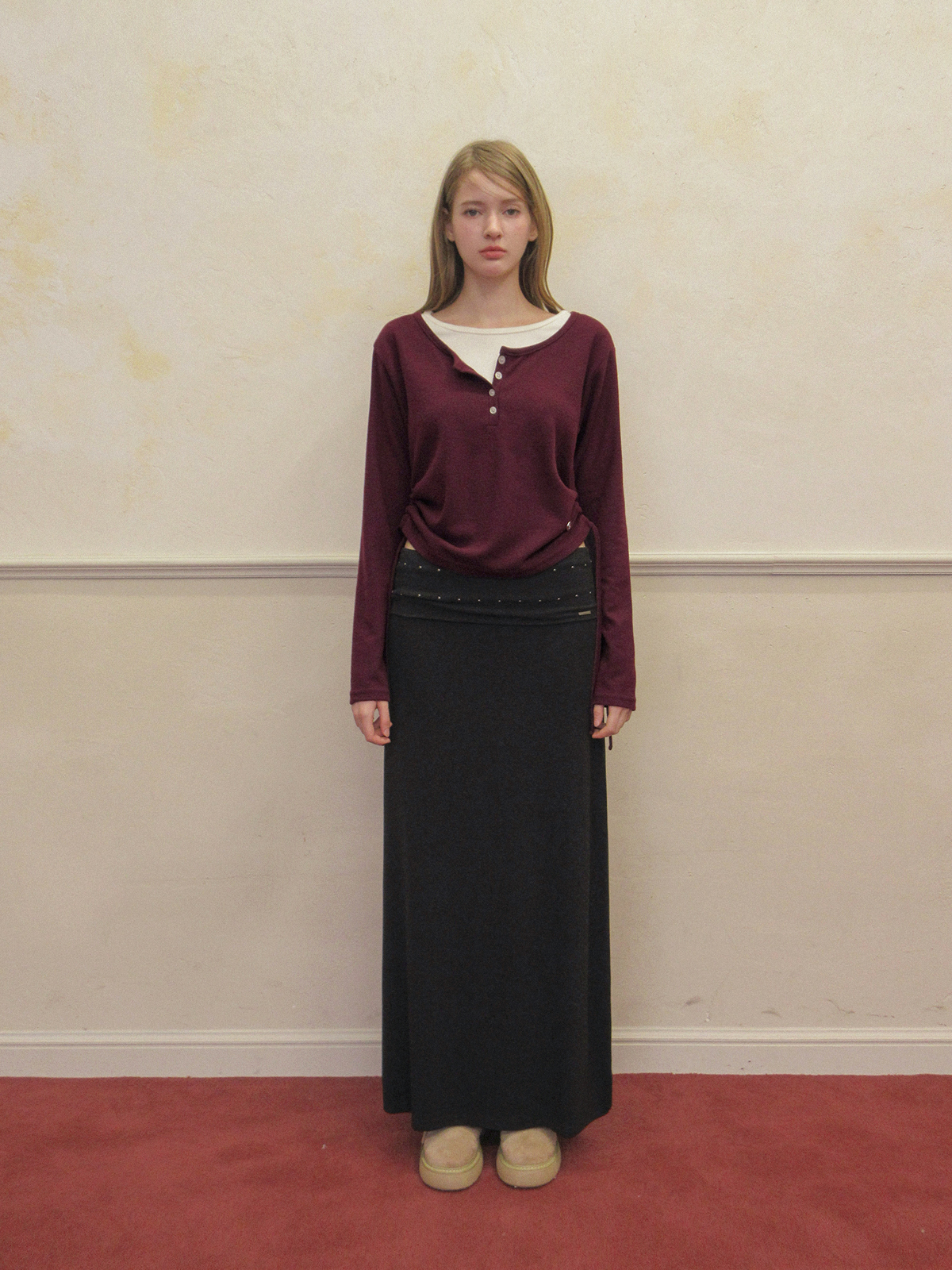 TWEE Epu layered shirring fleece long sleeve T-shirt - Model styling view