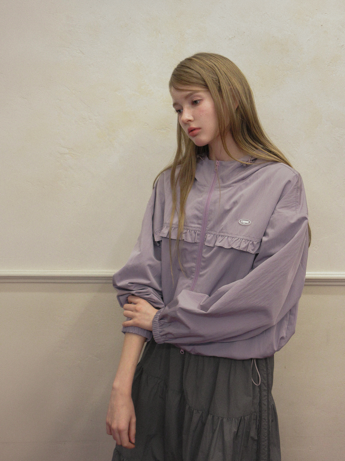 TWEE Bender frill nylon hood windbreaker jumper - Model styling view
