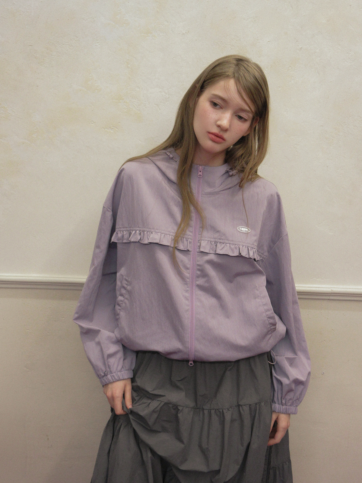 TWEE Bender frill nylon hood windbreaker jumper - Model styling view