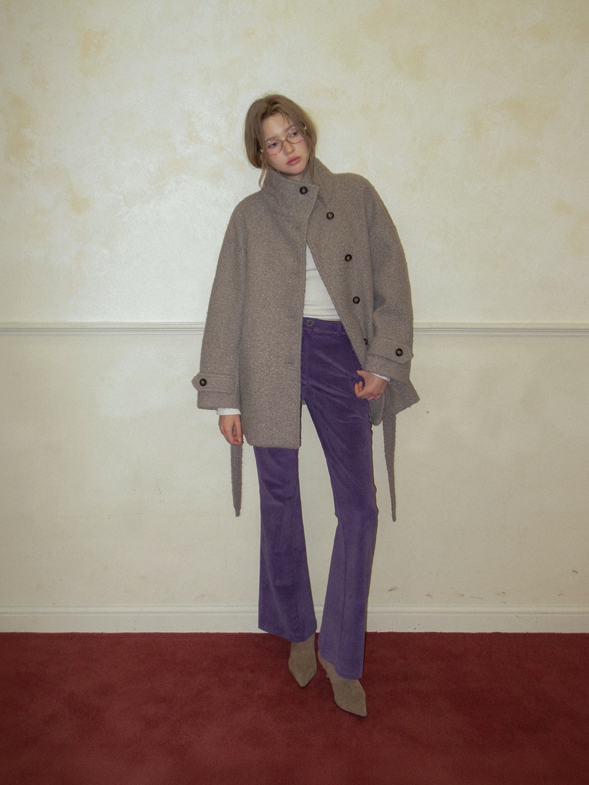 TWEE Obins boucle half coat (strap set) - Model styling view