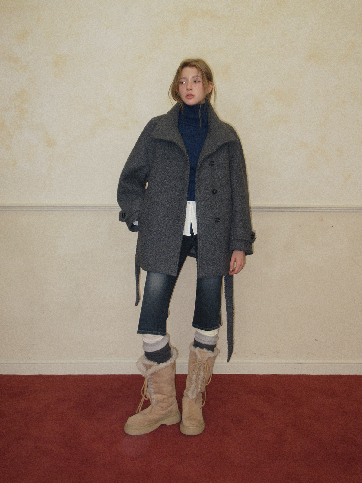 TWEE Obins boucle half coat (strap set) - Model styling view