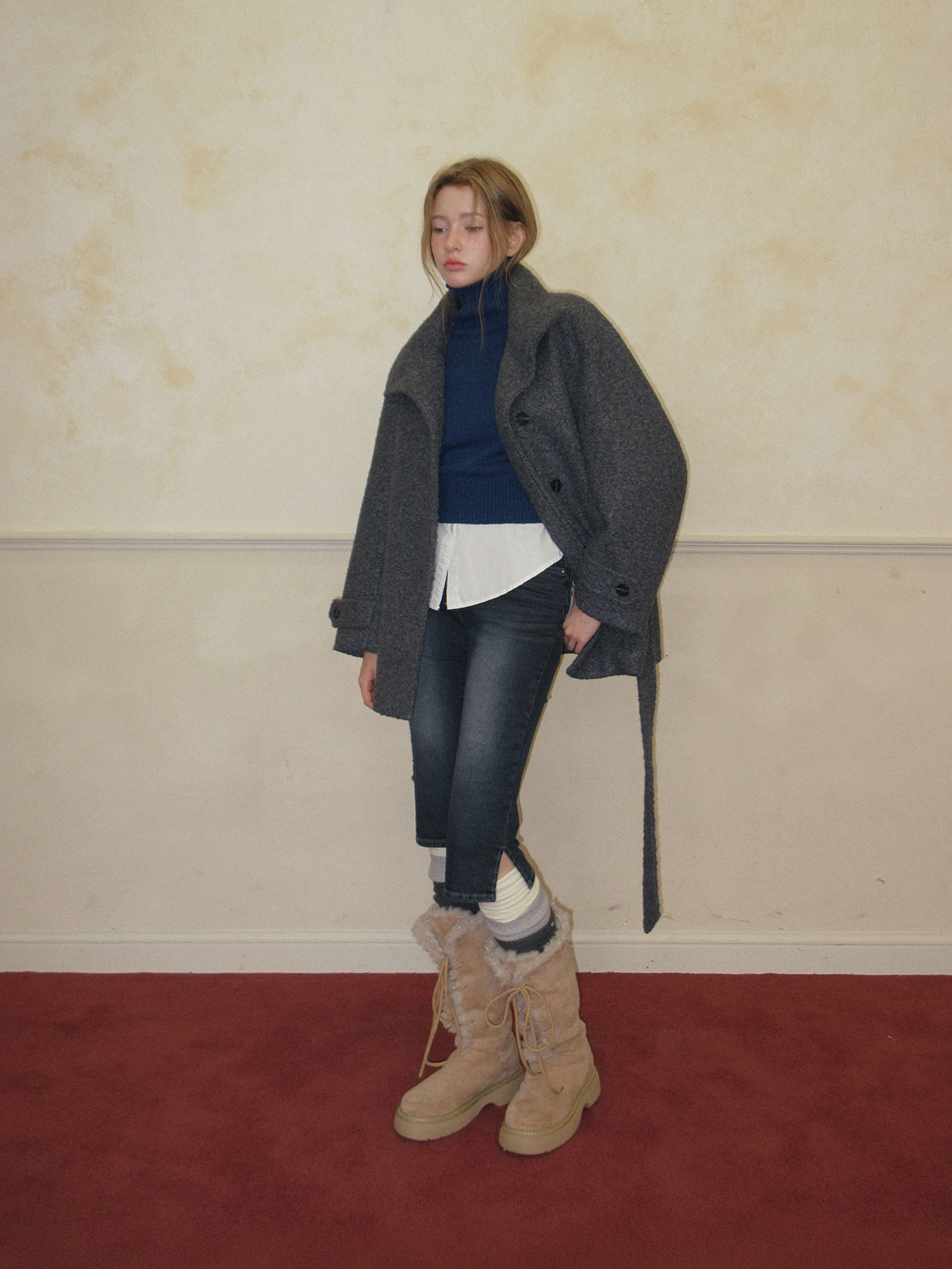 TWEE Obins boucle half coat (strap set) - Model styling view