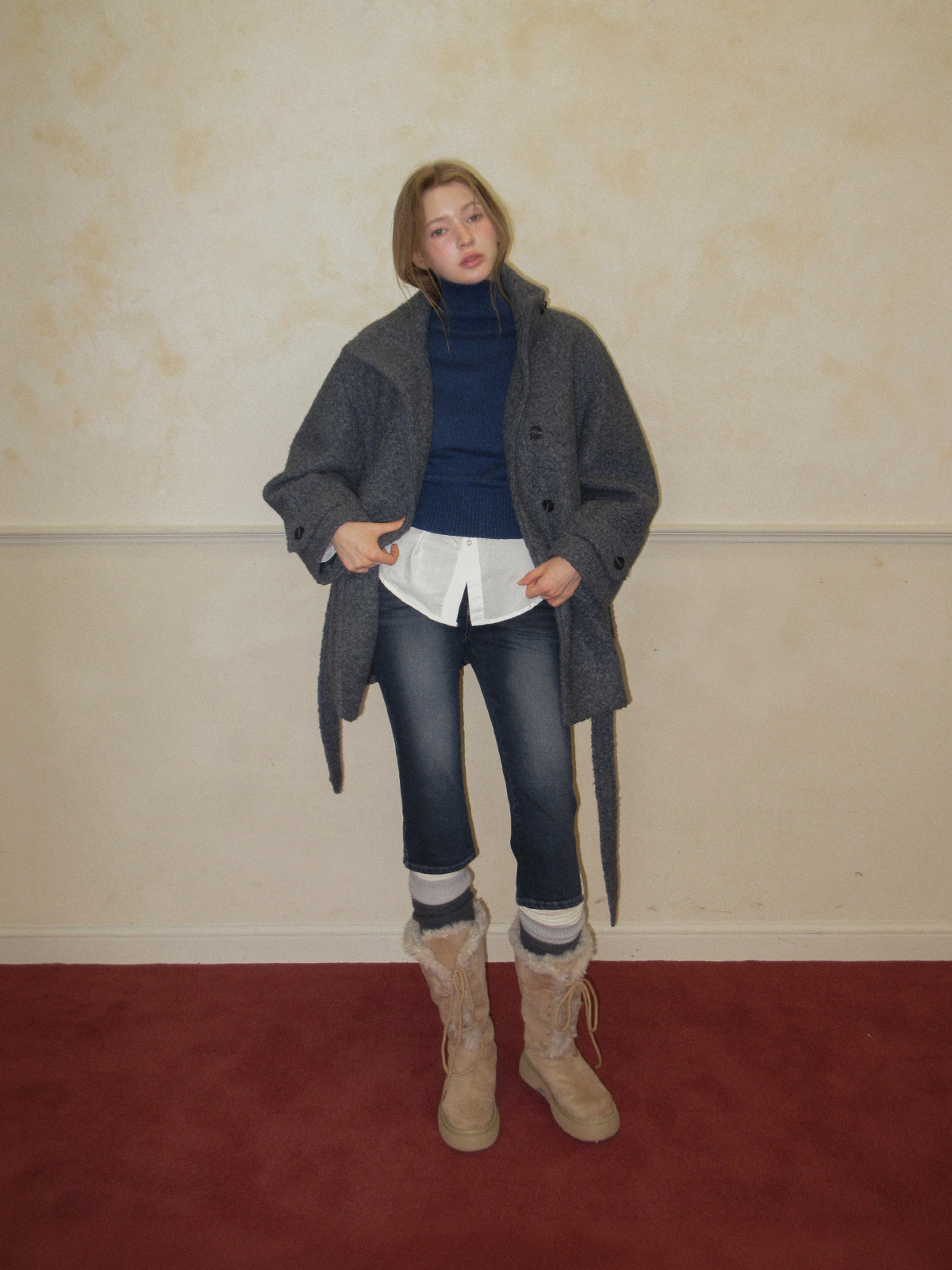 TWEE Obins boucle half coat (strap set) - Model styling view