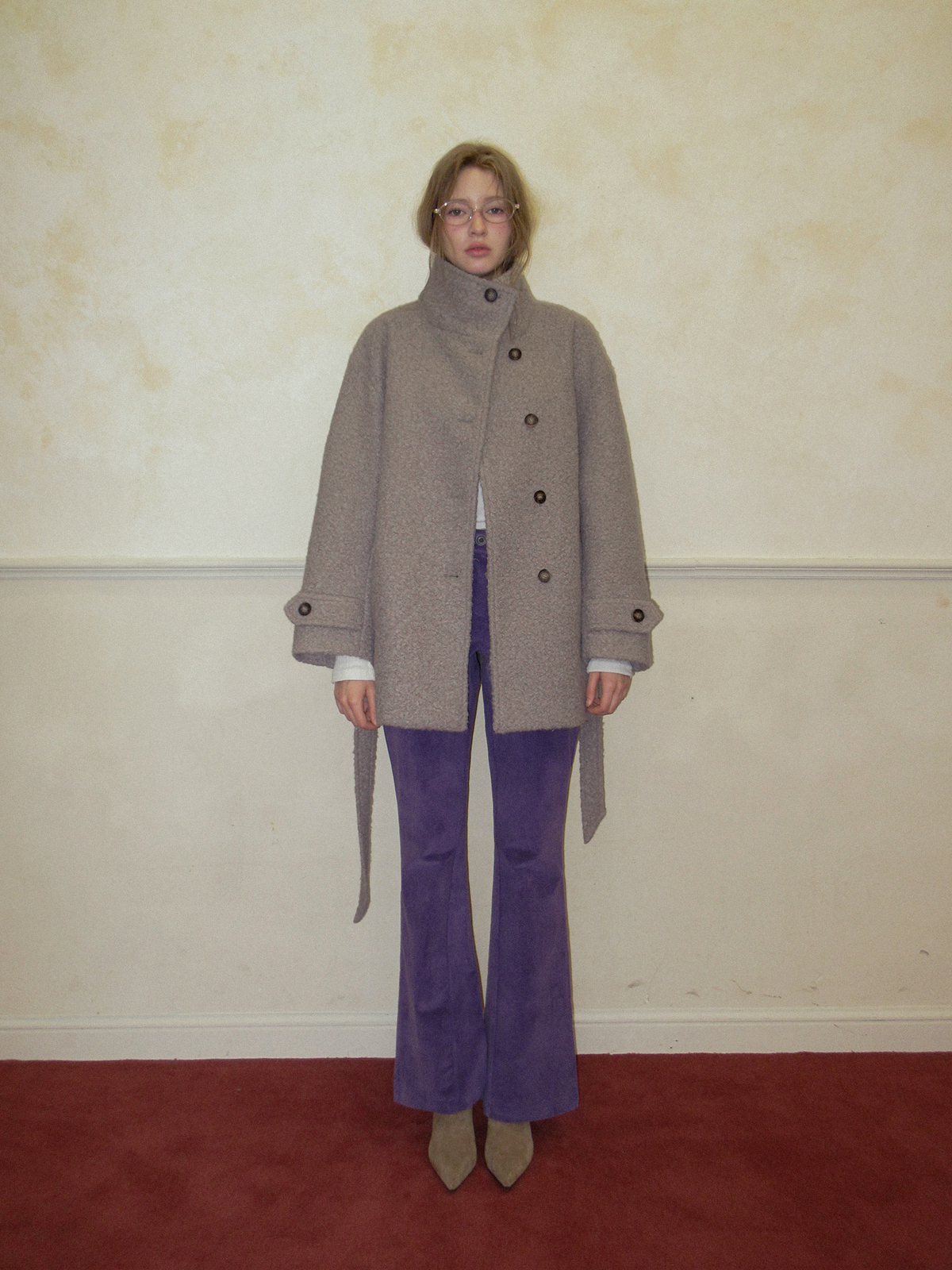 TWEE Obins boucle half coat (strap set) - Model styling view