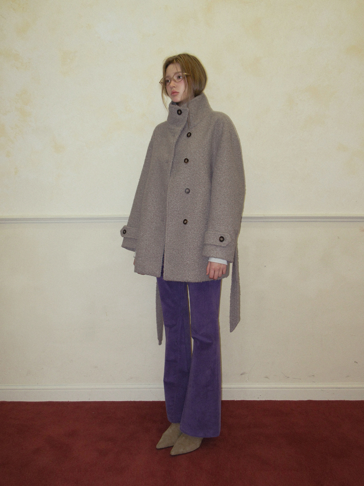 TWEE Obins boucle half coat (strap set) - Model styling view