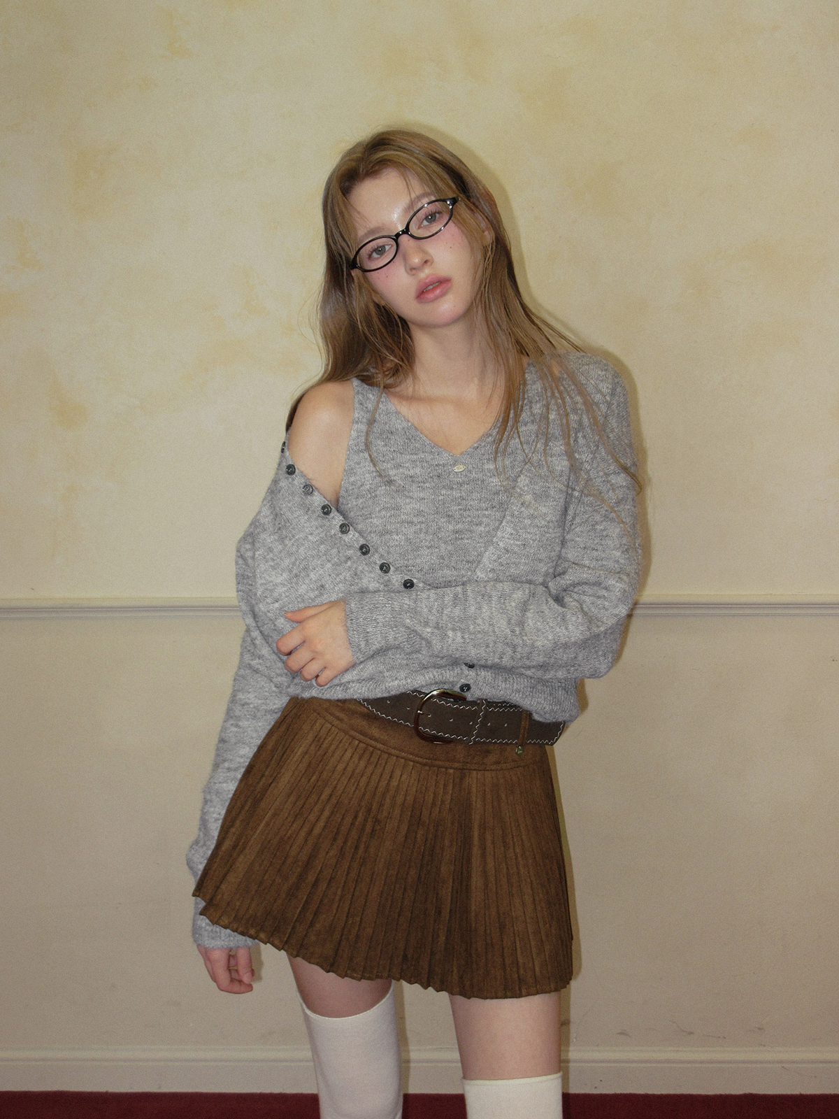 TWEE Runder button layered sleeveless cardigan set - Model styling view