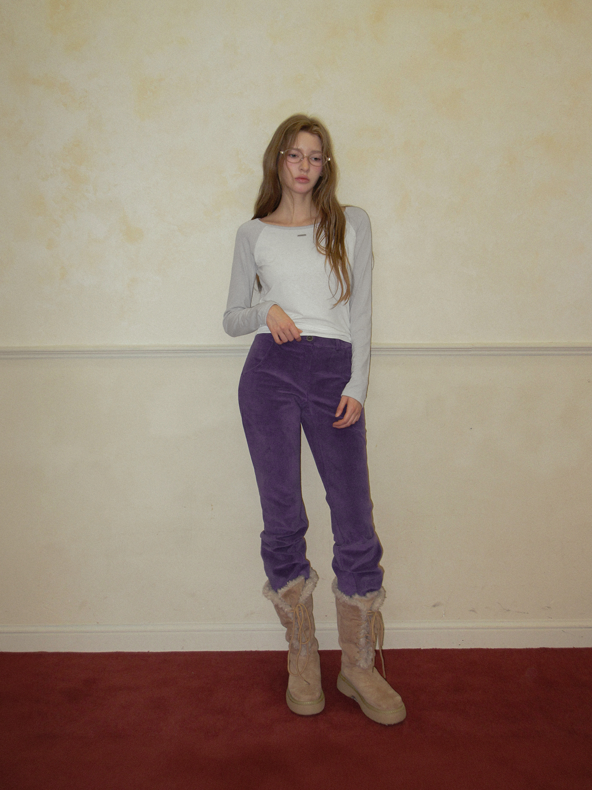 TWEE Rushi contrast raglan long sleeve T-shirt - Model styling view