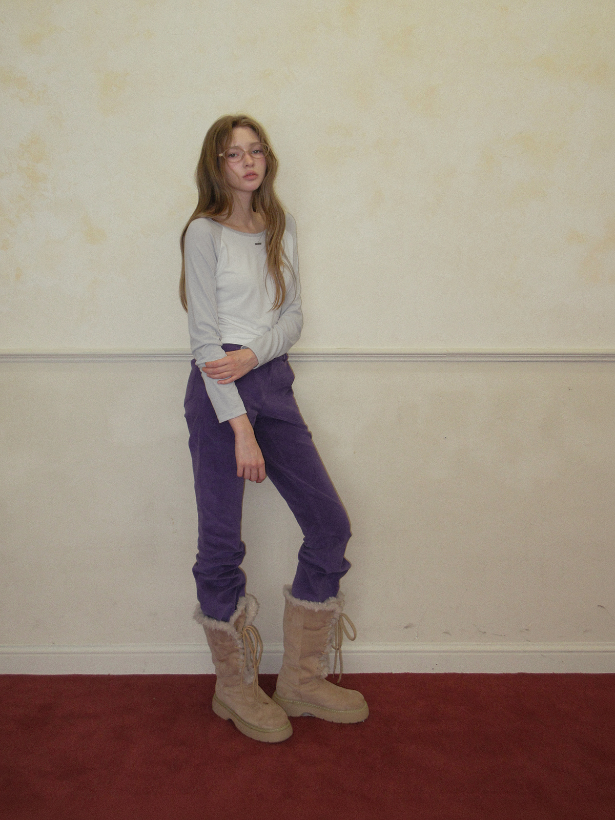 TWEE Rushi contrast raglan long sleeve T-shirt - Model styling view