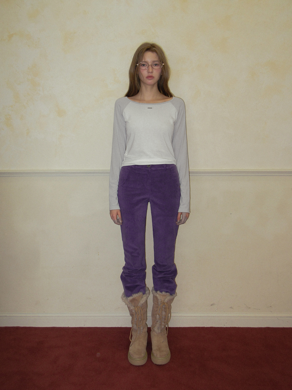 TWEE Rushi contrast raglan long sleeve T-shirt - Model styling view