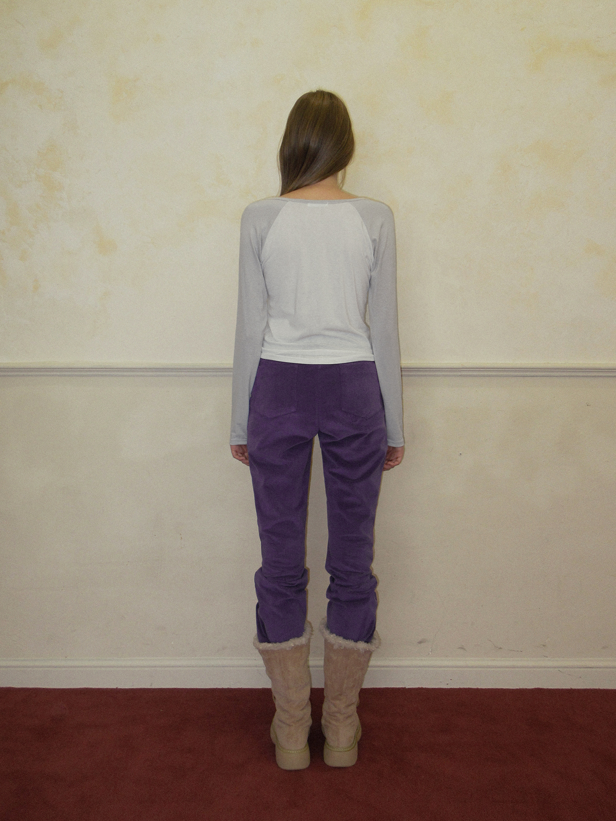 TWEE Rushi contrast raglan long sleeve T-shirt - Model styling view