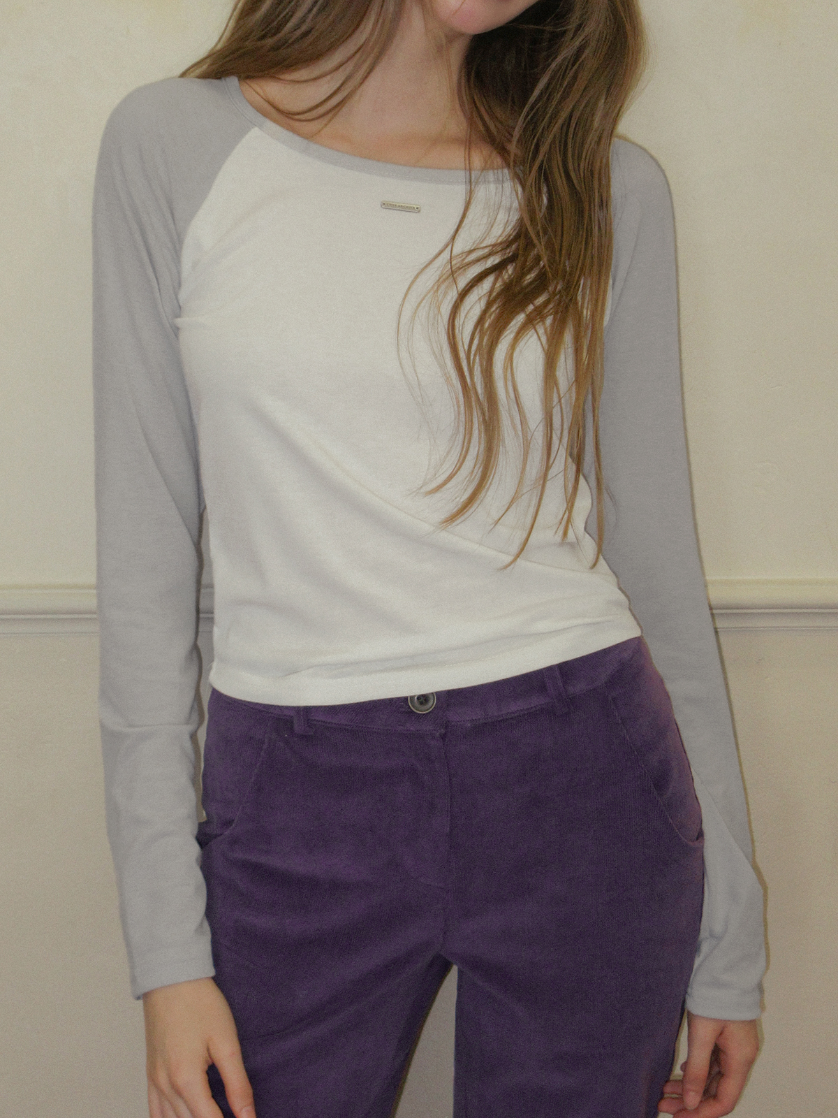 TWEE Rushi contrast raglan long sleeve T-shirt - Model styling view