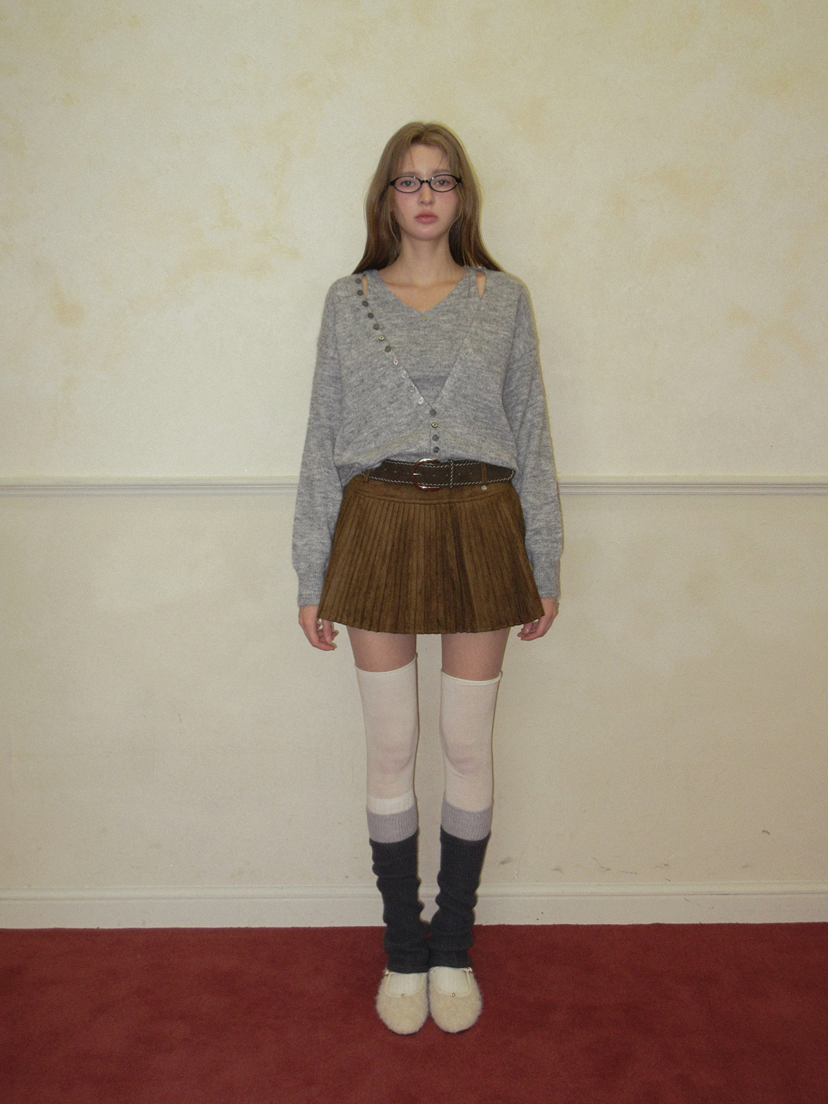 TWEE Tonel suede pleated mini skirt (belt set) - Model styling view