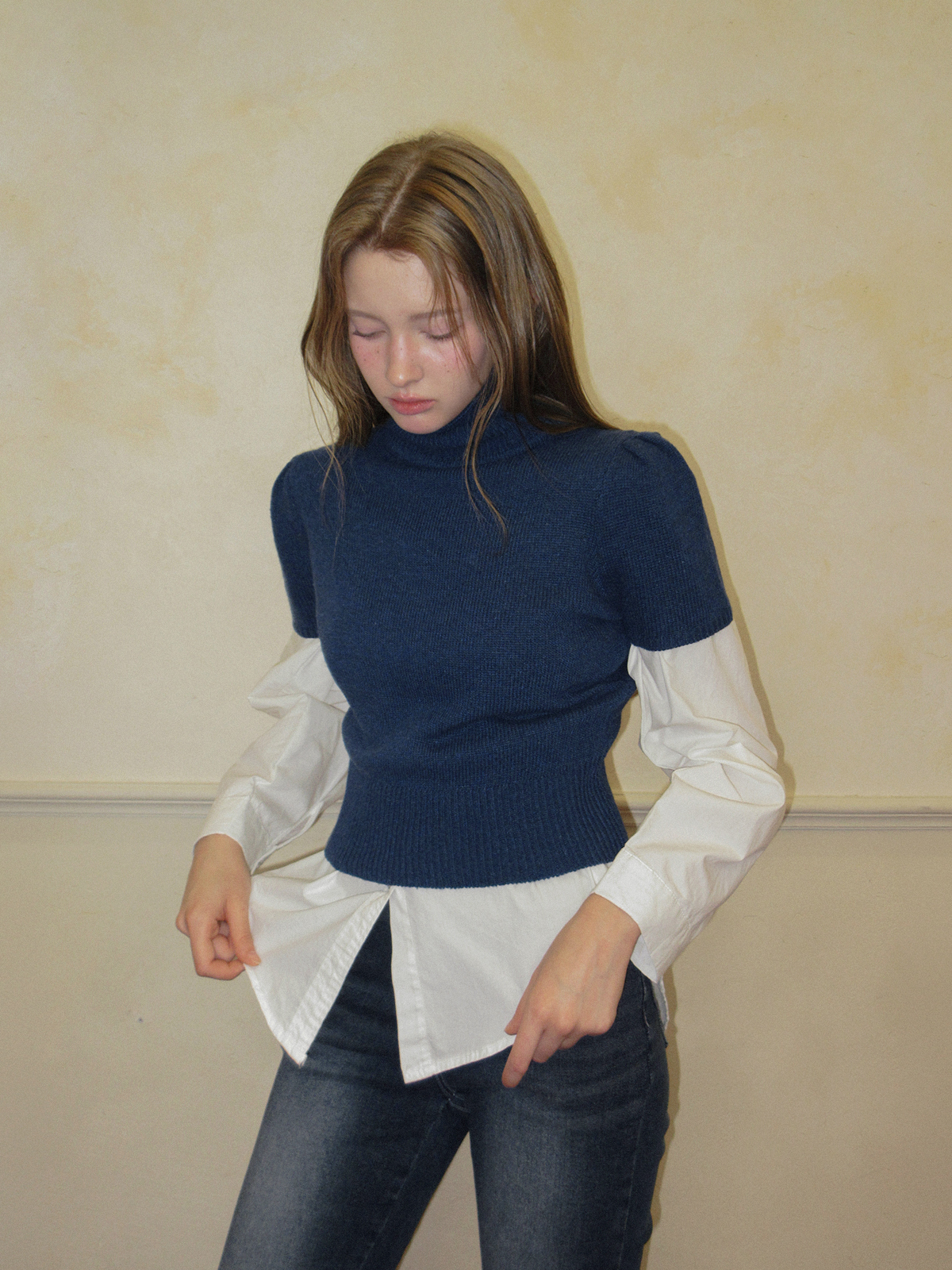 TWEE Det puff turtleneck short sleeve knit - Model styling view