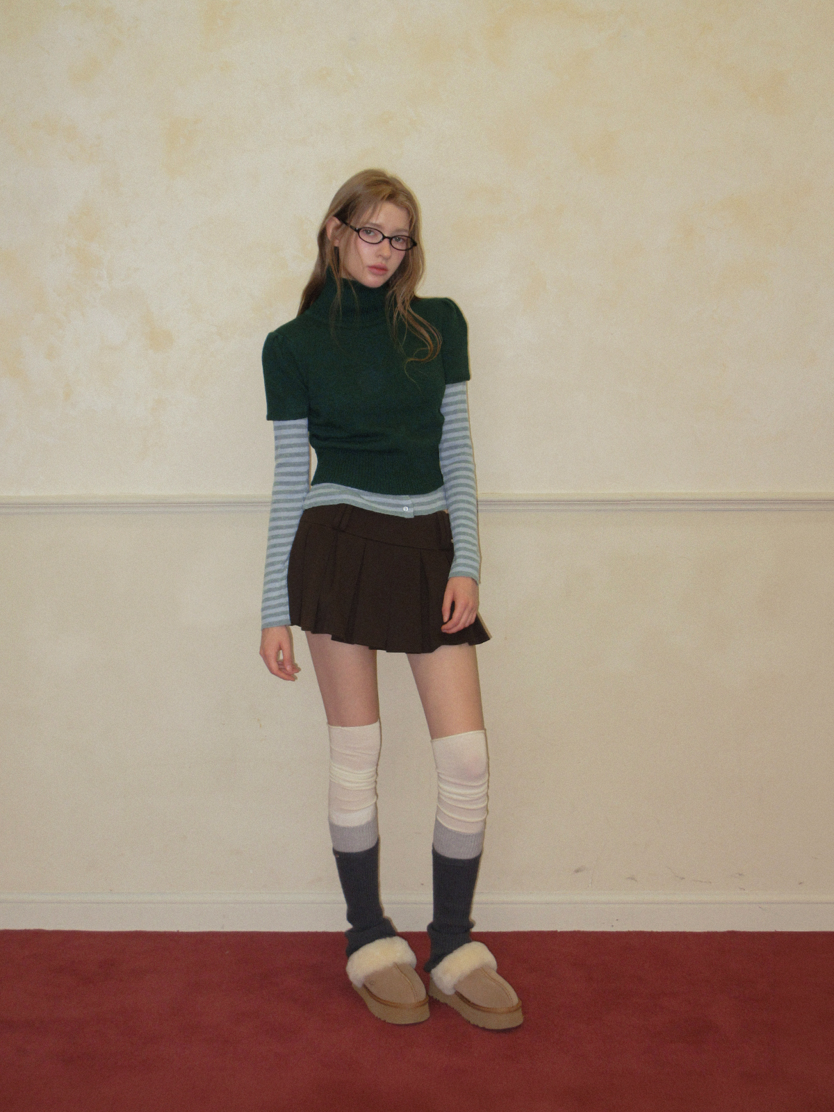 TWEE Det puff turtleneck short sleeve knit - Model styling view