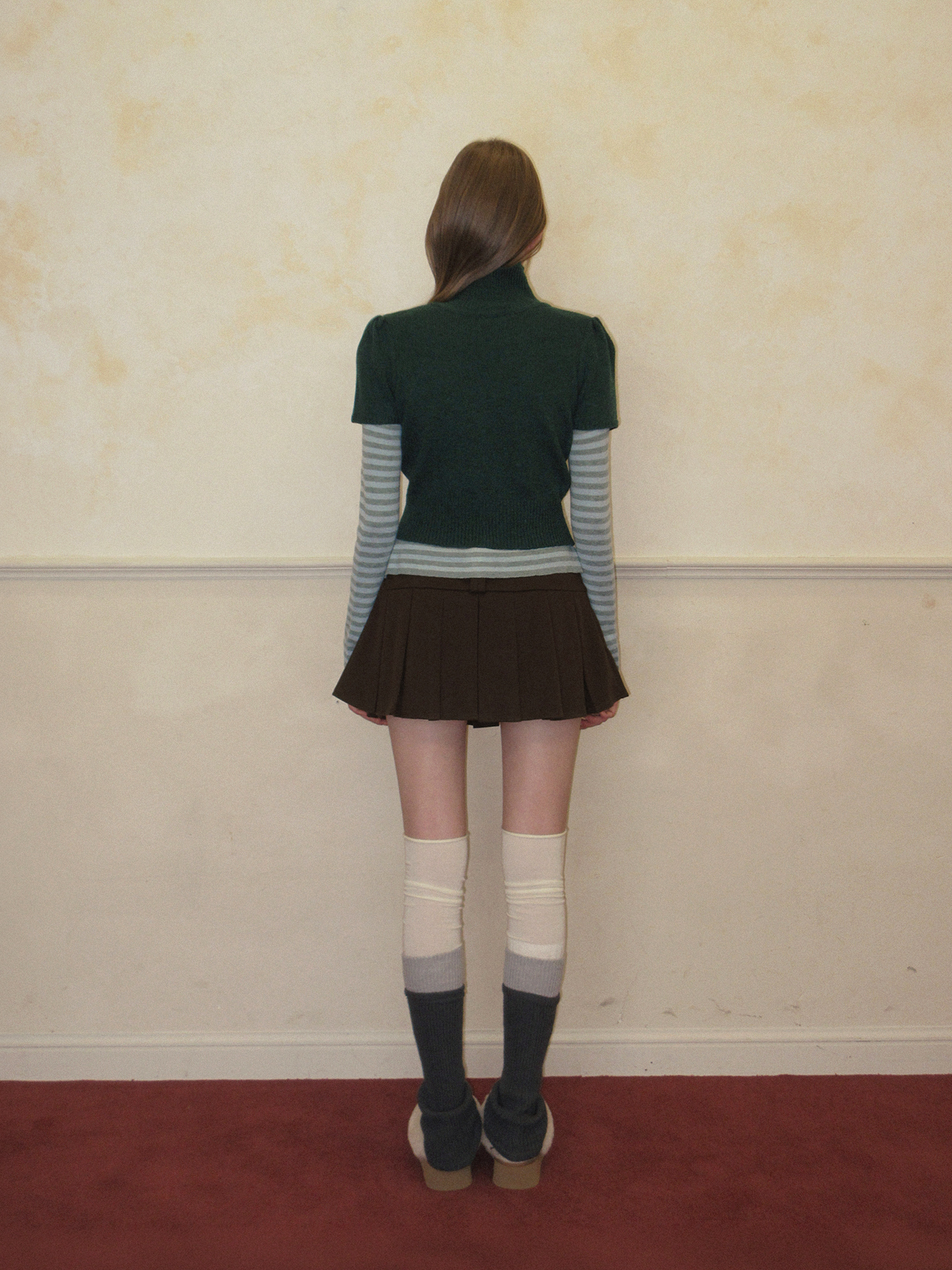TWEE Det puff turtleneck short sleeve knit - Model styling view