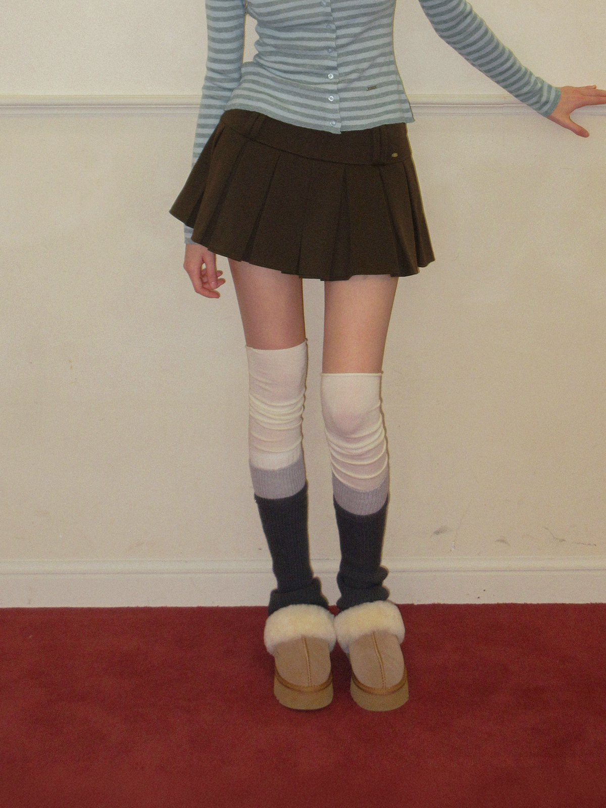 TWEE Hesi suede pleated mini skirt - Model styling view