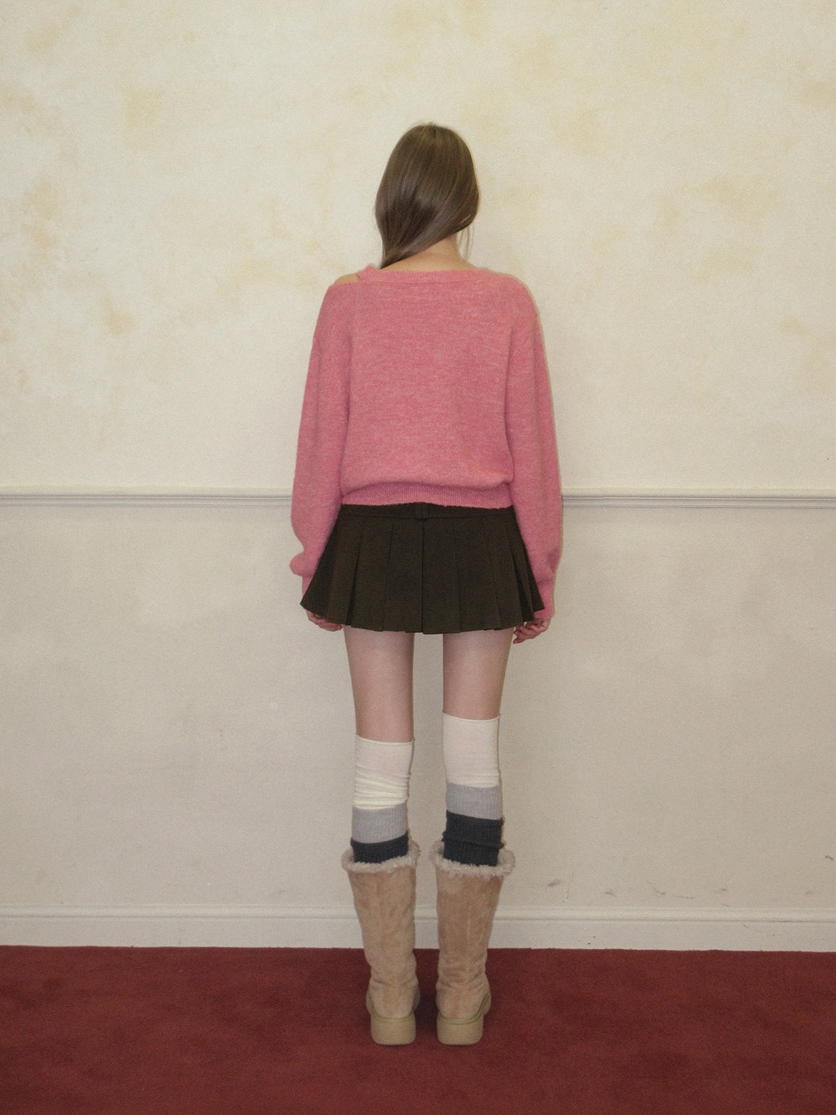 TWEE Newel diagonal button long sleeve knit - Model styling view