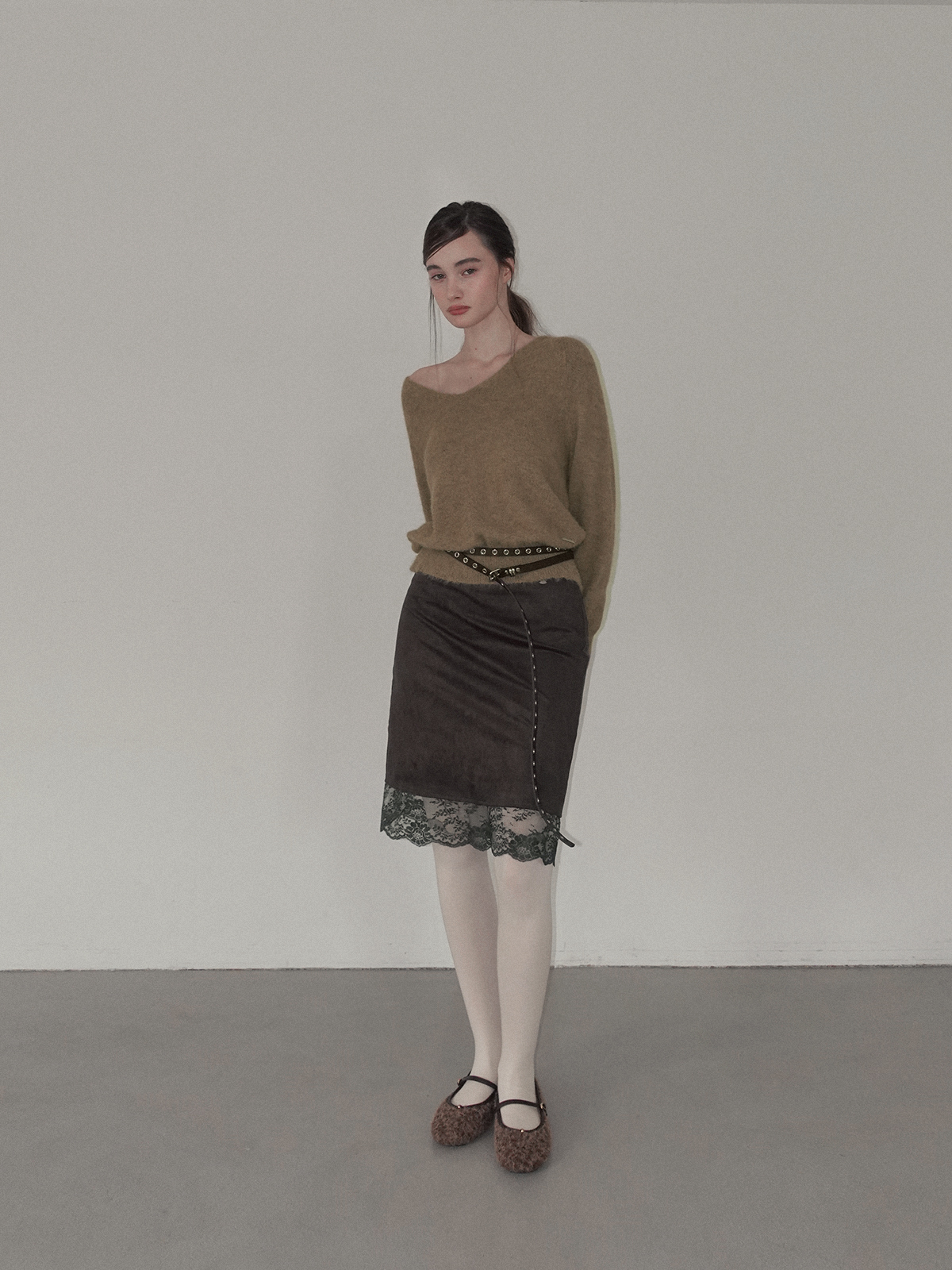 TWEE Roco eyelet double long belt - Model styling view