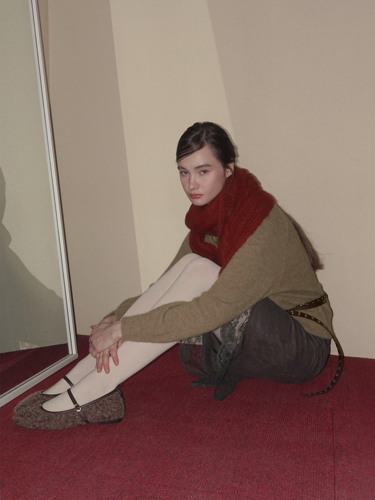 TWEE Roco eyelet double long belt - Model styling view